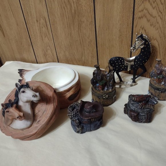 6 pcs Vintage Jewelry Horse Saddle Cowboy Hat Jewelry & Ring Holders Keepers - Picture 1 of 12